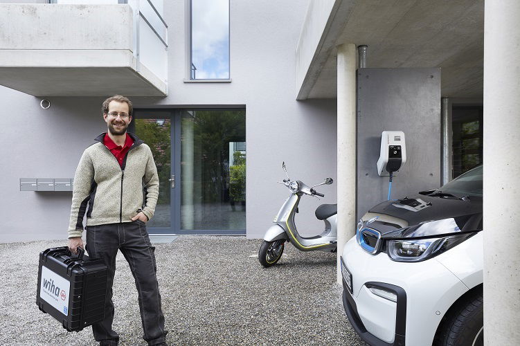 Sicher und effizient arbeiten an Ladesäulen und Wallboxen
