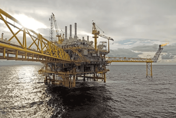Como uma empresa líder de petróleo transformou as operações da sua plataforma através da digitalização da vigilância da sua rede elétrica