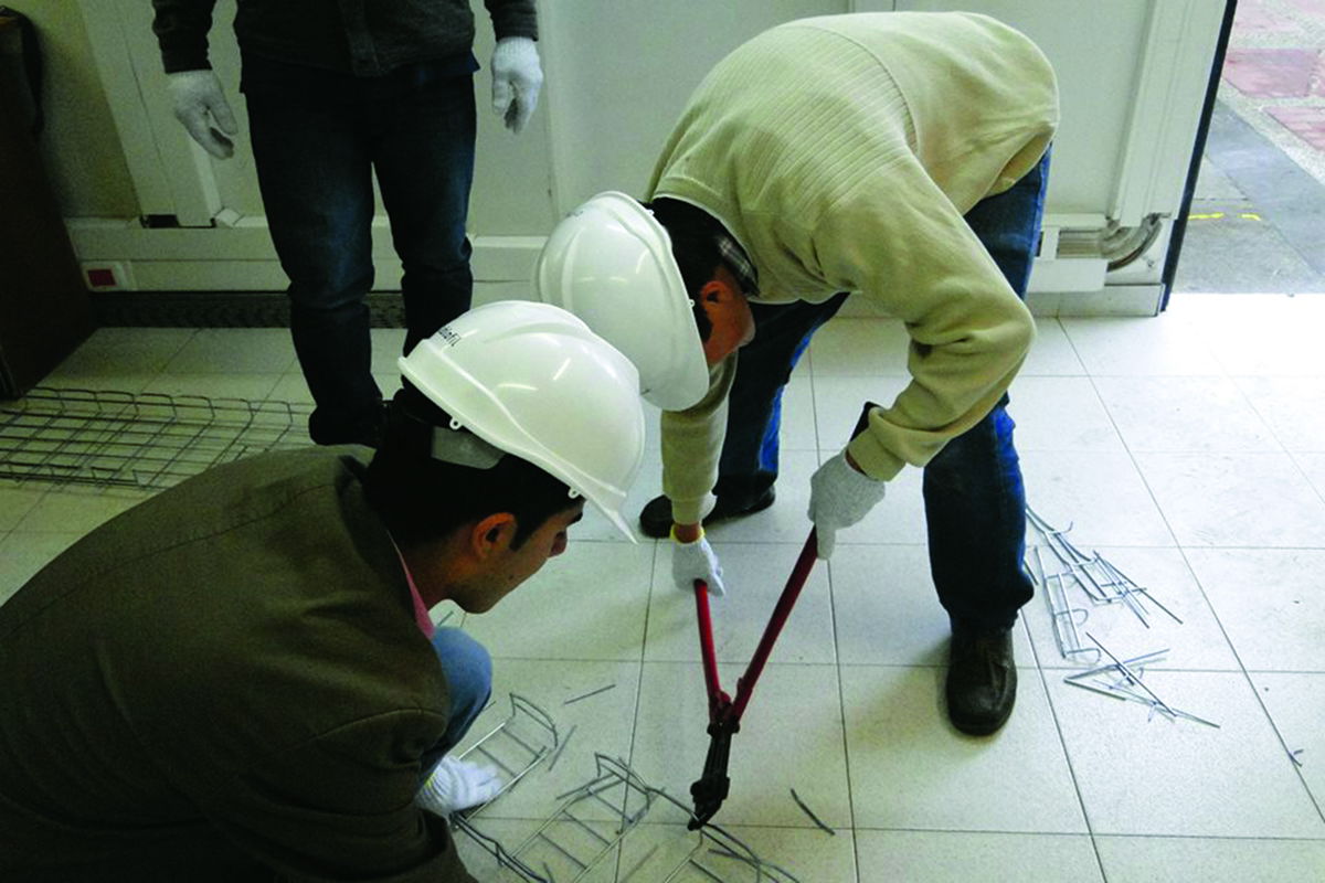 Participe en los laboratorios técnicos y profesionalice su labor como electricista