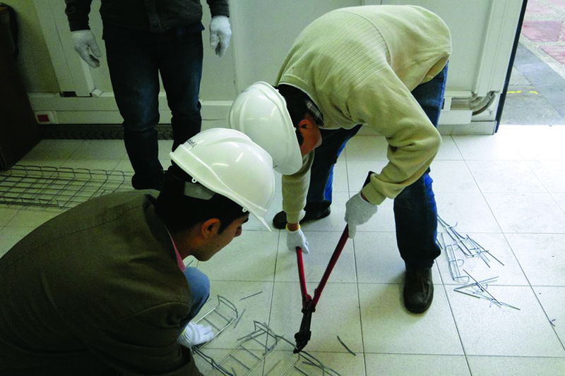Participe en los laboratorios técnicos y profesionalice su labor como electricista