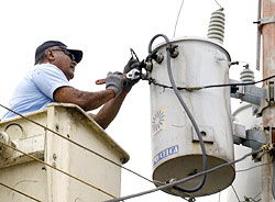 Comunidades bloquean la Circunvalar por fallas en la energía
