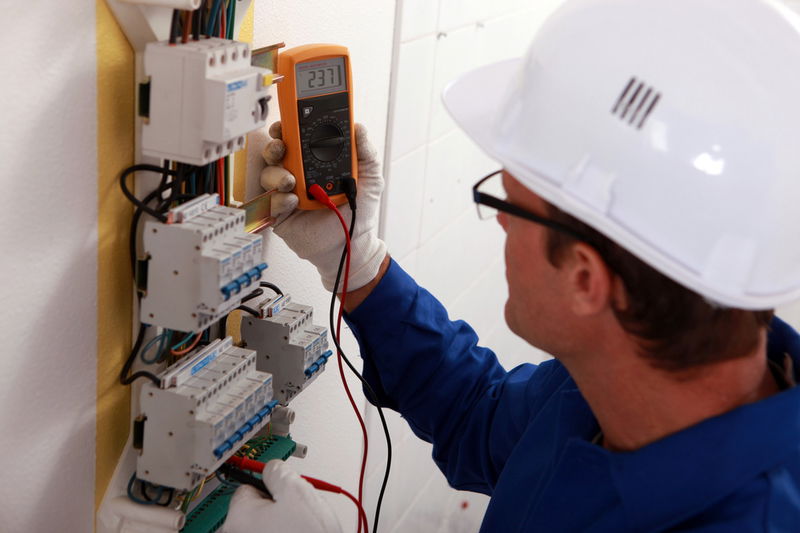 Mal uso de las redes eléctricas: arma mortal en Colombia