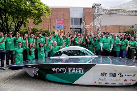 Equipo del vehículo solar EPM-EAFIT rumbo al Bridgestone World Solar Challenge