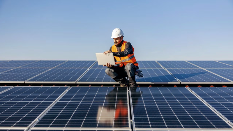 Paneles solares en empresas: estos son los mitos y verdades sobre su funcionamiento e inversión