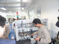 Alianza del Sena, Francia y Schneider Electric entrega equipos por $1.800 millones para mil aprendices
