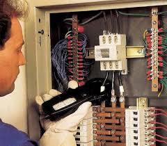 Las instalaciones eléctricas pueden realizarce con herramientas más seguras