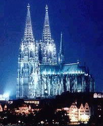 Philips Licht hat den Kölner Dom mit Licht neu in Szene gesetzt.
