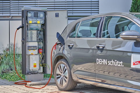 Neuer Schutzvorschlag verfügbar - DEHN schützt Elektrofahrzeuge und Ladeinfrastruktur