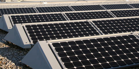 Neuer Schutzvorschlag von DEHN – Blitz- und Überspannungsschutz für Photovoltaik-Dachanlagen