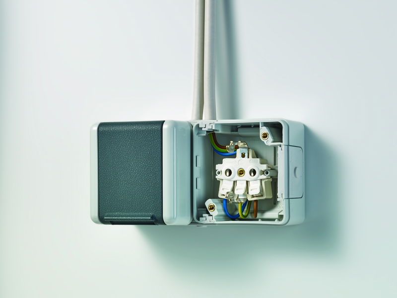 Doppelsteckdose mit Trennsteg