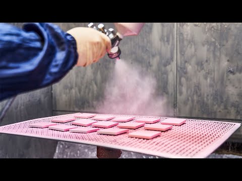 Handarbeit – LS 990 in LES COULEURS® LE CORBUSIER