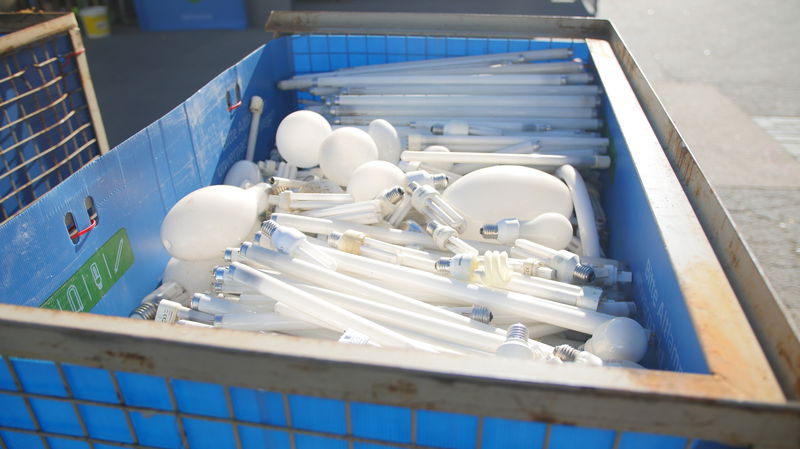 Elektrogroßhändler nehmen Altlampen zurück