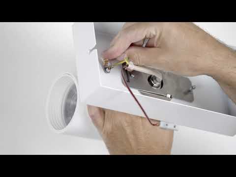 Schnell montiert: Sicherheitsleuchte DEECOS E | Anbauleuchten