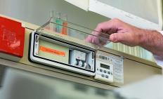 Sichere Elektroversorgung im Chemielabor