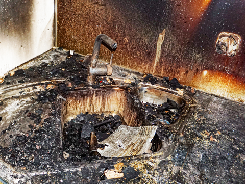 „Aus heiterem Himmel“: Die Brandgefahr lauerte in der Küche - Teil 1