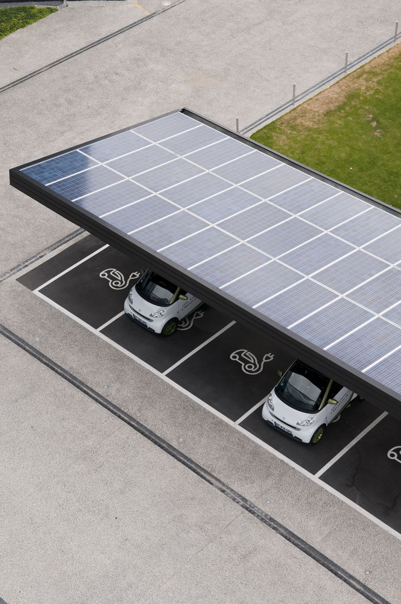 Schneider Electric präsentiert Prosumer Home-Lösung für intelligentes Lademanagement im Wohnbau