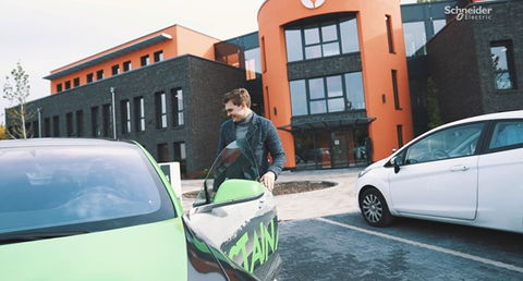 Schneider Electric zu Gast bei  EcoXpert Partner DKE Tiemann in Celle