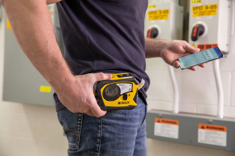 Design. Preview. Print. All from your phone with the M211 Label Printer