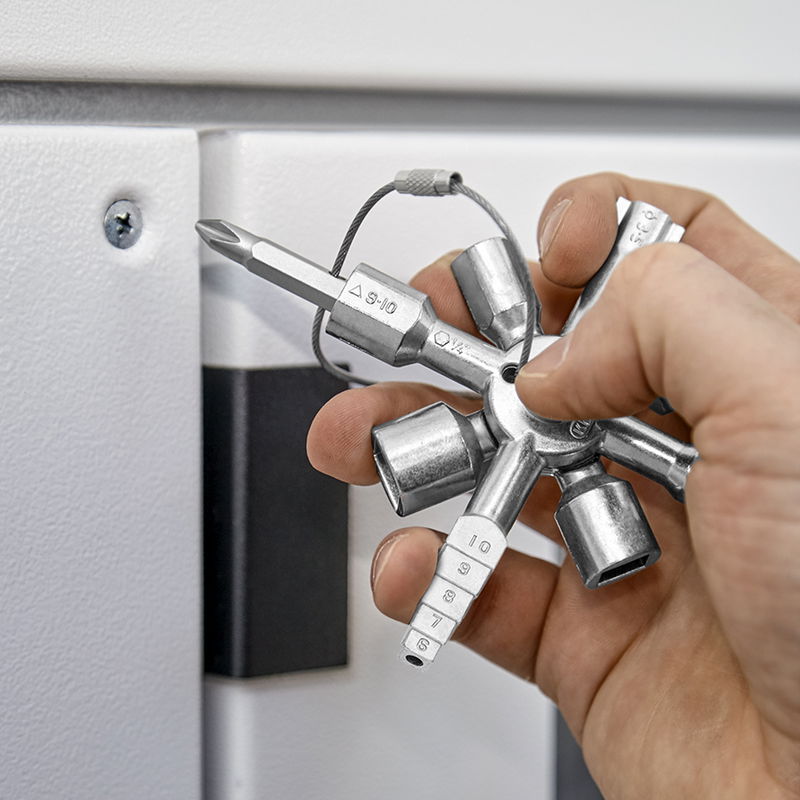 The only control cabinet key you will ever need! Meet the Knipex TwinKey®