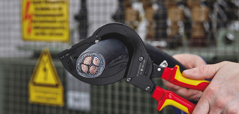 Cuts with confidence and accuracy: The KNIPEX Cable Cutter for SWA Cables