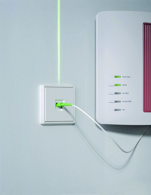 Hochwertige Glasfaser- Anschlussdosen im JUNG Design