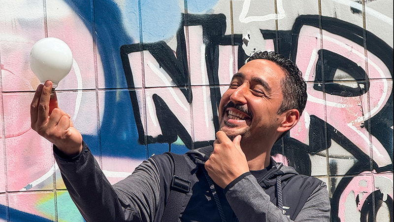 Rap trifft Recycling: Eko Fresh und Lightcycle zeigen, wie's geht