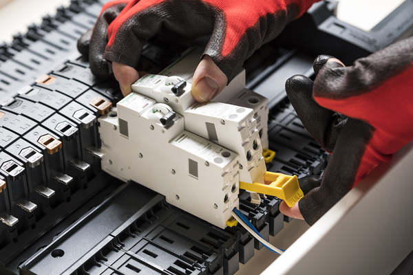5 things we like about the new Acti9 Isobar P from Schneider Electric