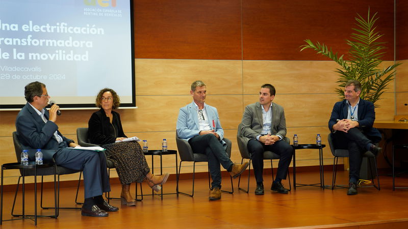 Circutor y AER impulsan el debate de la electrificación del transporte