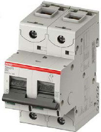 Interruptores automáticos y seccionadores para instalaciones fotovoltaicas