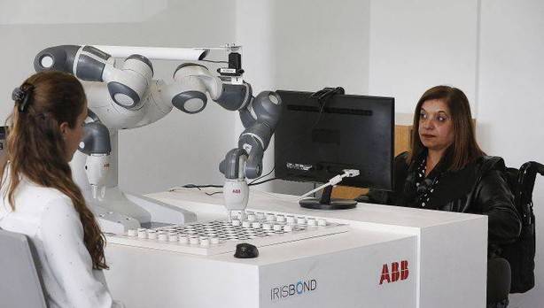¿Controlar robots con la mirada? ¡Ya es una realidad!