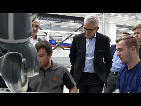 El centro de formación de ABB en Berlín está desarrollando empleados calificados para la era digital (INGLÉS)