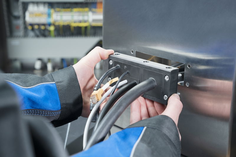Ahorre tiempo y espacio con el sistema de entrada de cables VarioPlate