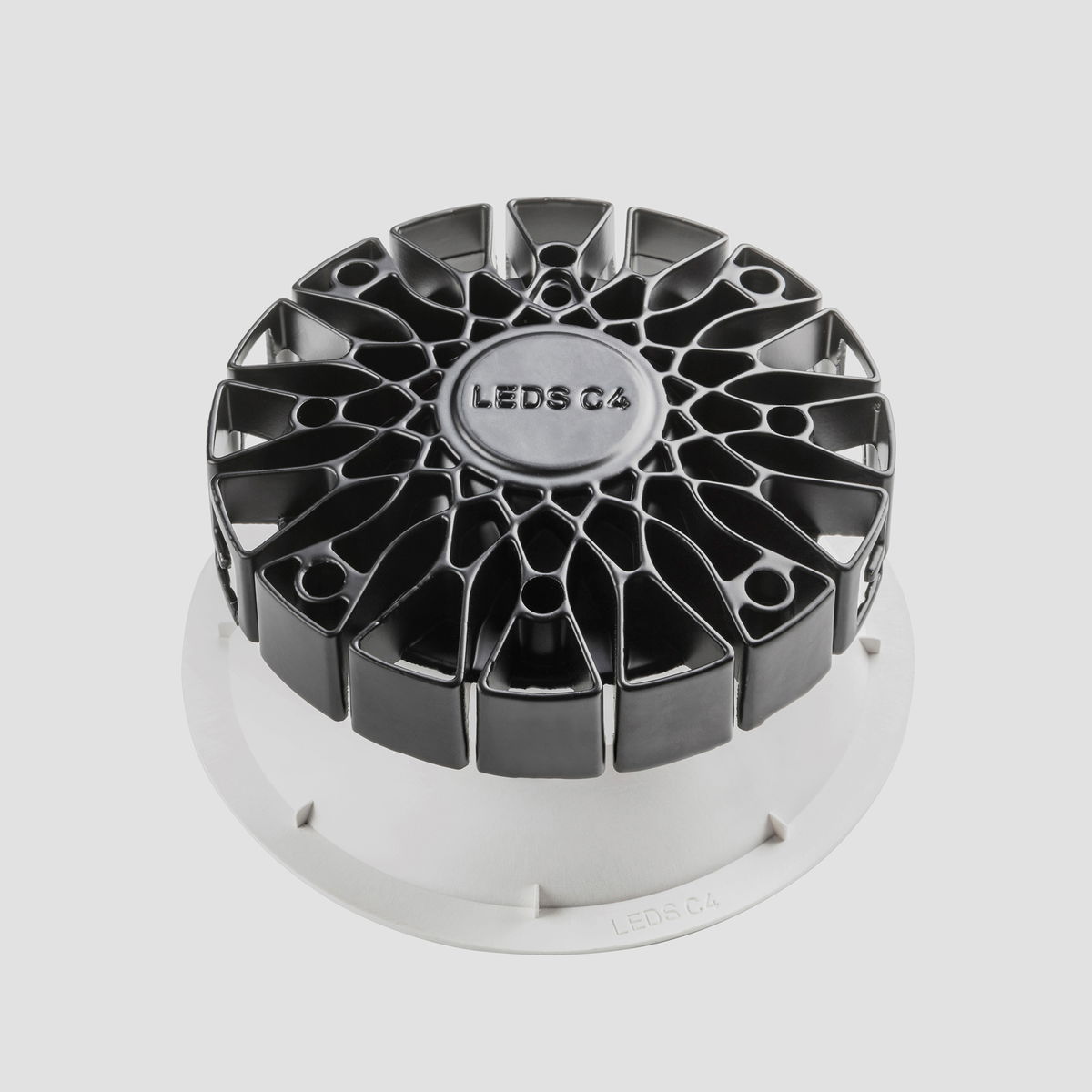 VEO – downlight con mínima profundidad de empotramiento
