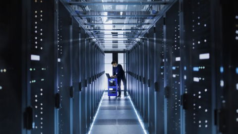 AWS, Digital Realty, Google, Meta, Microsoft y Schneider Electric instan a los proveedores a ayudar a descarbonizar la infraestructura digital