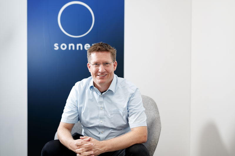 Entrevista a Oliver Koch, CEO de sonnen: El almacenamiento de energía es el primer paso, pero hoy ofrecemos todo un ecosistema para la energía limpia