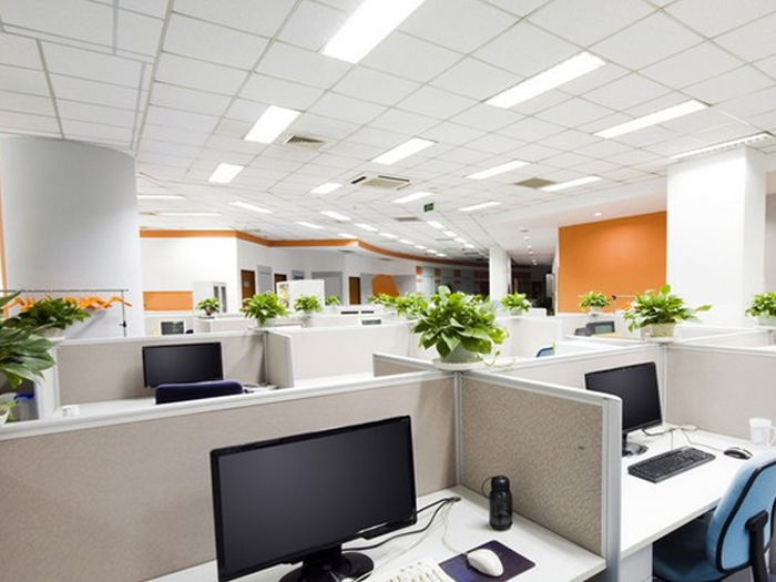 ¿Cómo iluminar una oficina?