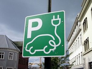 Se evalúa la necesidad de añadir emisión sonora a los vehículos eléctricos