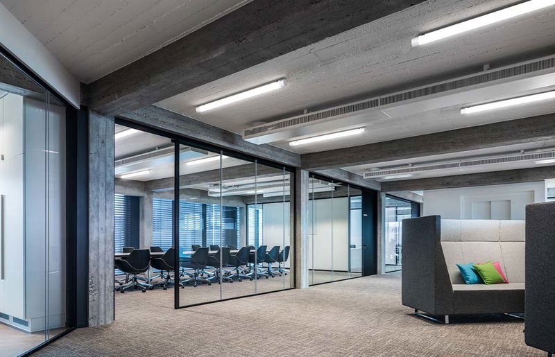 La Revolución de TUGRA: TRILUX lanza una única luminaria para todos los espacios