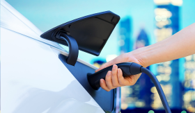 Se modifica, en España, la orden por la que se regulan los accesos a carreteras del Estado para agilizar la implantación de puntos, puntos de recarga para vehículos eléctricos