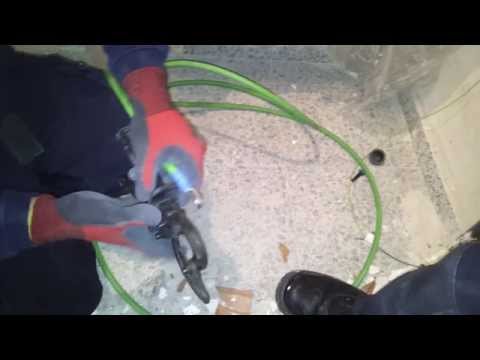 Cómo cortar conductores eléctricos de gran sección