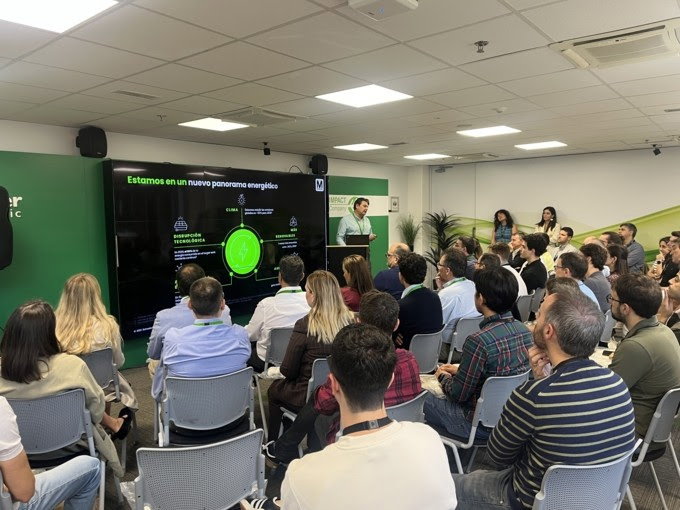 Schneider Electric reúne a ingenierías estratégicas para abordar el futuro de la media tensión y presentar GMAirSeT