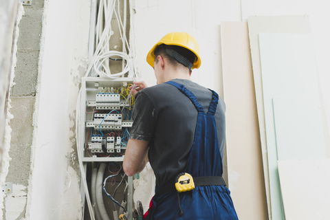 Normes électriques : guides UTE et normes AFNOR applicables