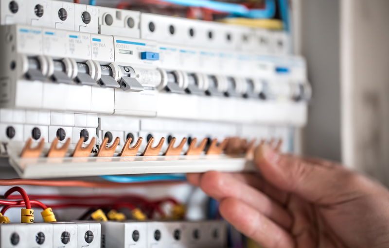 Sécurité d’une installation électrique : que faire en cas d’anomalie de l’appareil général de commande et de protection ?
