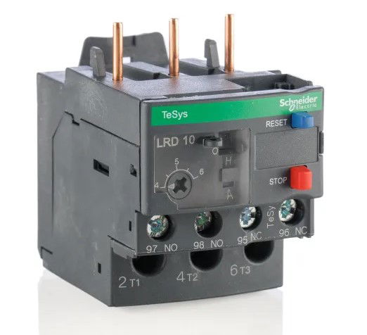 Doit-on installer un relais thermique spécifique sur un contacteur avec bobine à courant continu ?