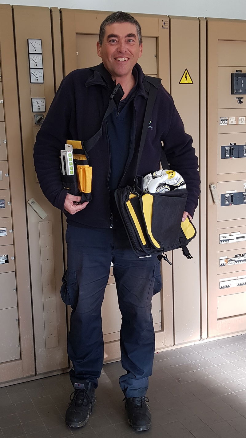 Portrait d'électricien : un apercu du parcours d'Erick, chargé de réseau électrique à l'aéroport de Cannes