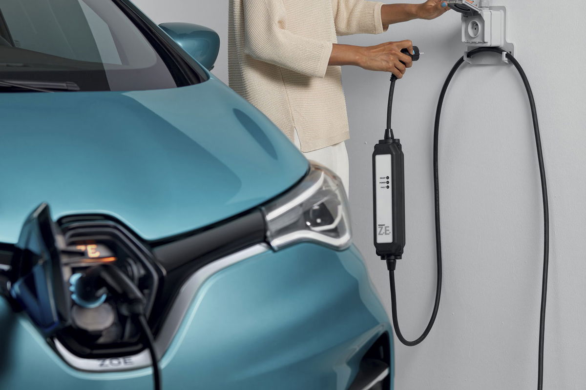 Voiture électrique : plus de 160 000 immatriculations en France en 2021