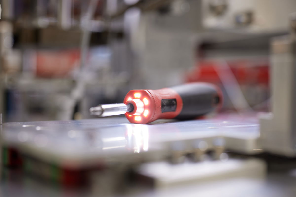 Le nouveau tournevis à assistance électrique speedE® PocketDrive de Wiha