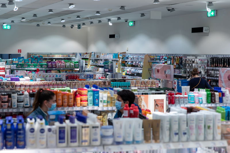 DM drugstores’  employees and customers can now feel safer thanks to Philips UV-C disinfection devices