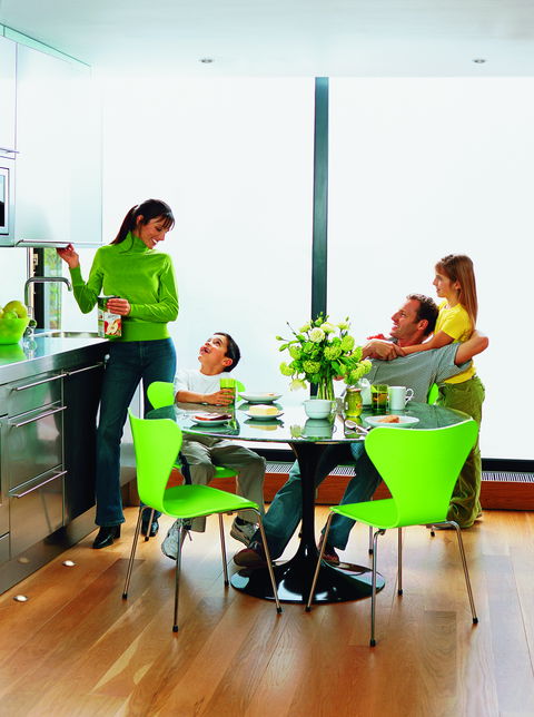 Intelligent lighting switches off emissions