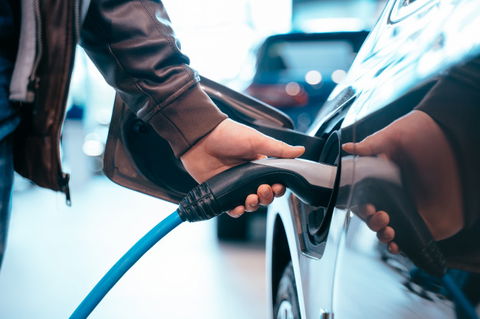 Schneider Electric commits to converting 100% of its UK & Ireland car fleet to electric by 2025